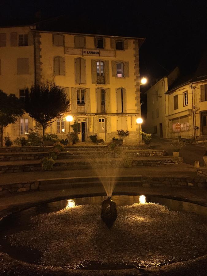 Bed and Breakfast Au Detour Du Larrech Castillon-en-Couserans Екстер'єр фото
